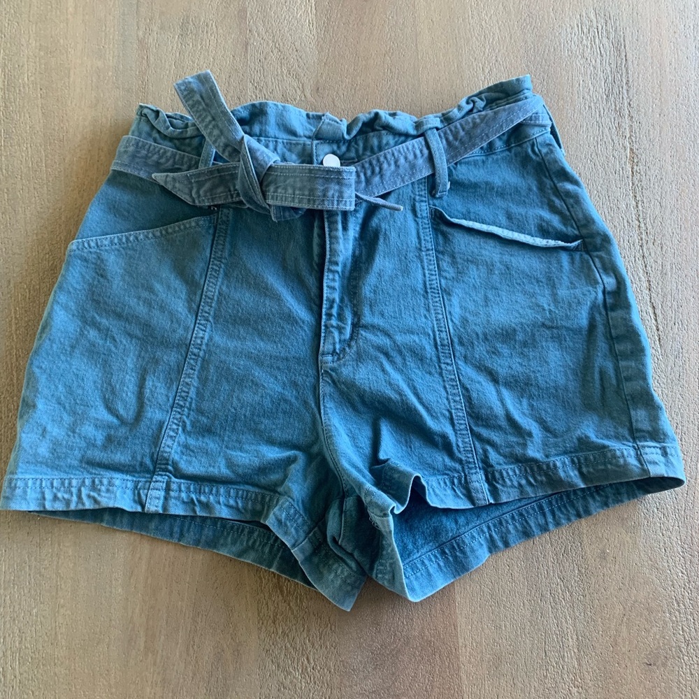 Universal Threads Blue Denim High-Waisted Ruffled Shorts